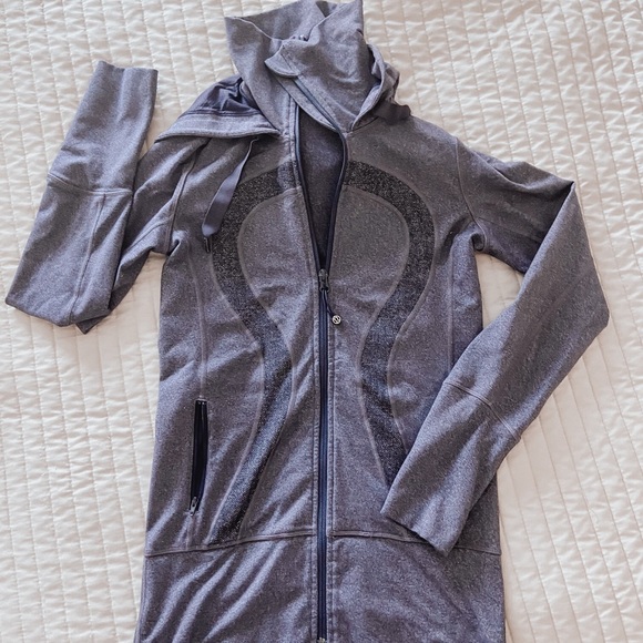Lululemon Jacket. Size 4. - Picture 1 of 3